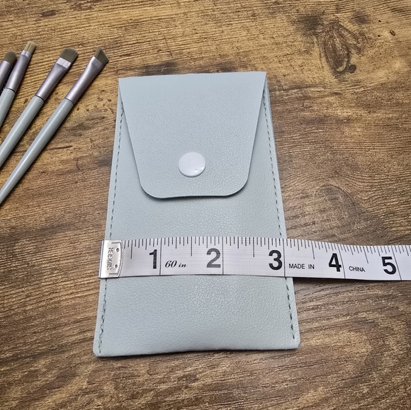 New Portable light blue Makeup Brush Set of 8 with Case - Picture 6 of 8